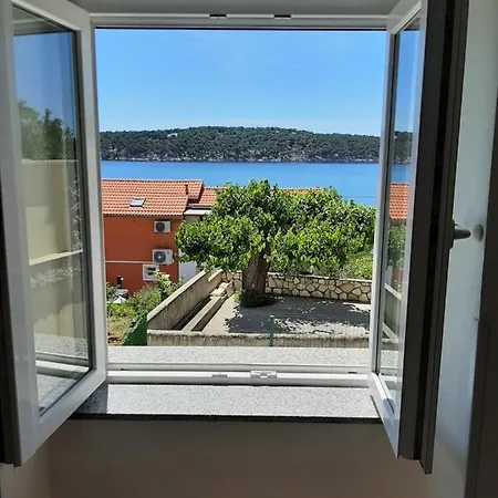 House Rab Nyaraló Barbat na Rabu